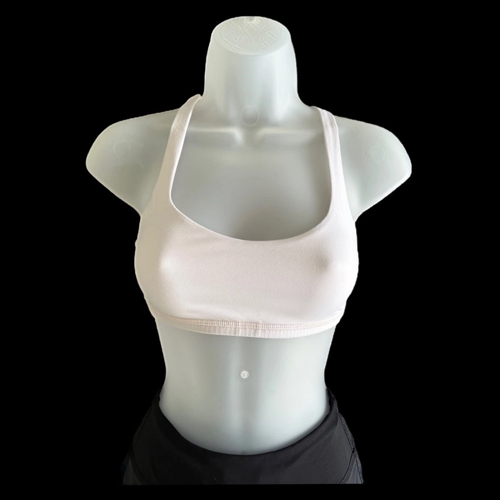 LULULEMON - Free to Be Sports Bra Size 4